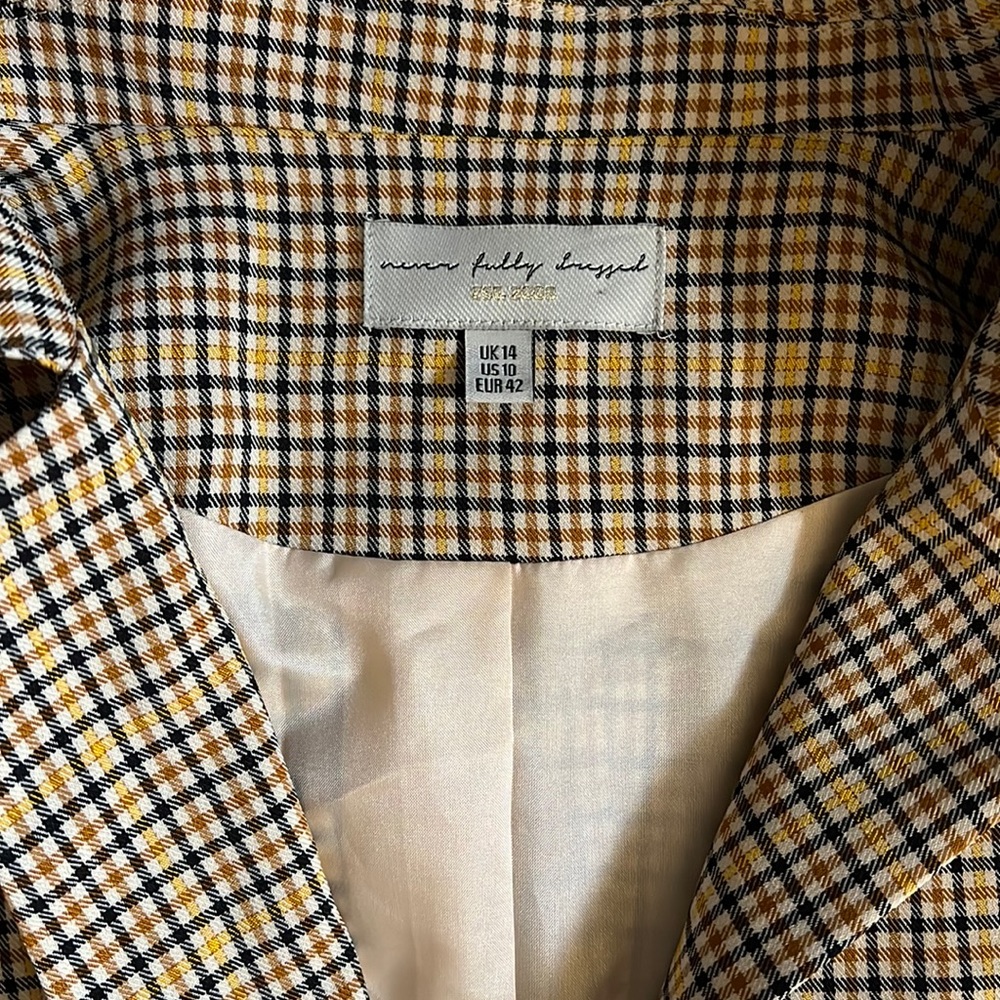 Spring blazer with matching waist belt bag